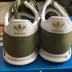 Adidas Brand New LA Trainer